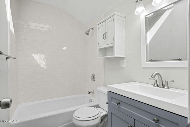 54 Forts Ferry Road, Colonie, NY 12110