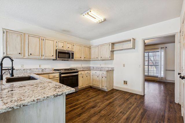 1517 High Pointe Circle, Cedar Hill, TX 75104