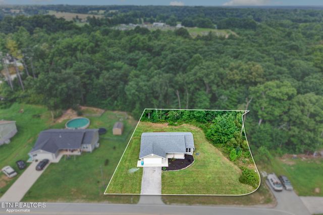 174 Grove Loop, Crossville, TN 38555