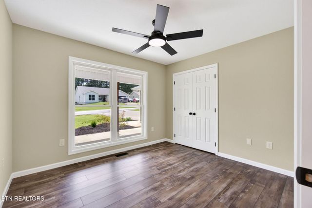 174 Grove Loop, Crossville, TN 38555