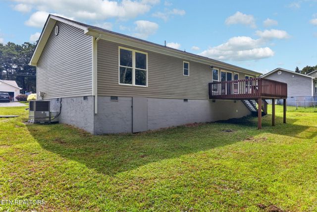 174 Grove Loop, Crossville, TN 38555