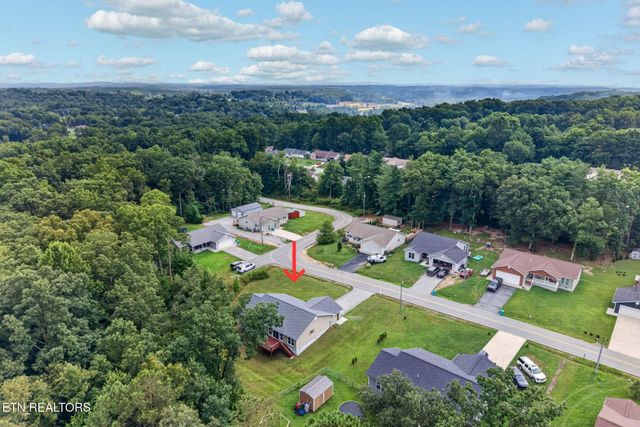 174 Grove Loop, Crossville, TN 38555