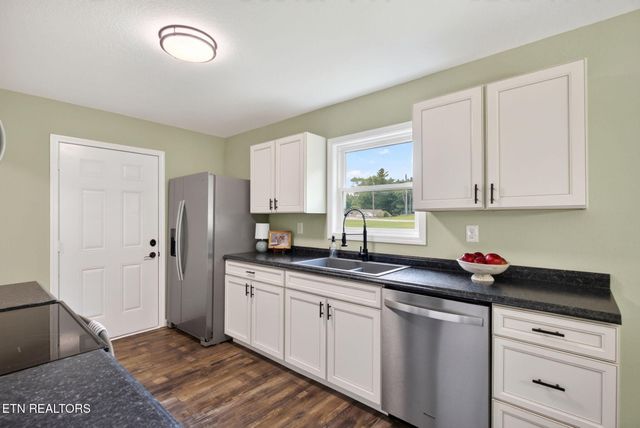 174 Grove Loop, Crossville, TN 38555