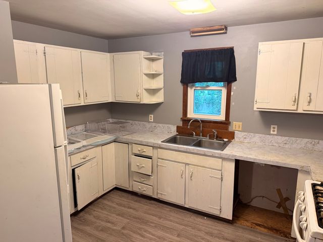 16 Assonet Blvd, Freetown, MA 02702