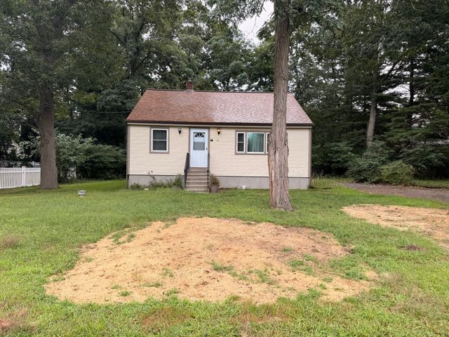16 Assonet Blvd, Freetown, MA 02702