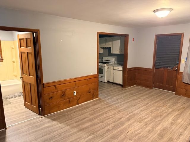 16 Assonet Blvd, Freetown, MA 02702