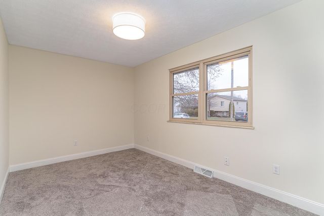 247 Lonepine Road, Delaware, OH 43015