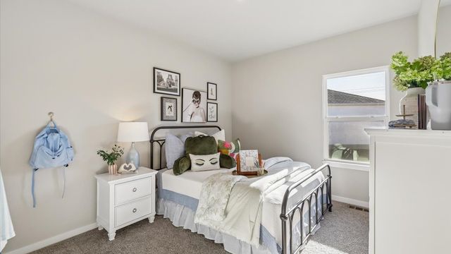 300 Kingfisher Court SW, Bondurant, IA 50035