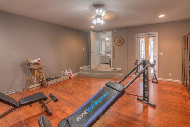 6323 Virginia Dr, Auburn, CA 95602