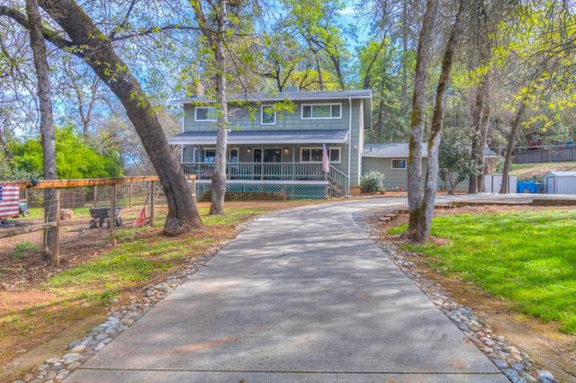 6323 Virginia Dr, Auburn, CA 95602