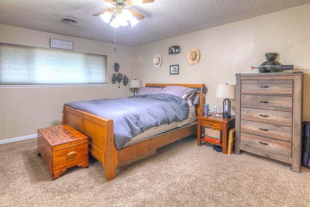 6323 Virginia Dr, Auburn, CA 95602