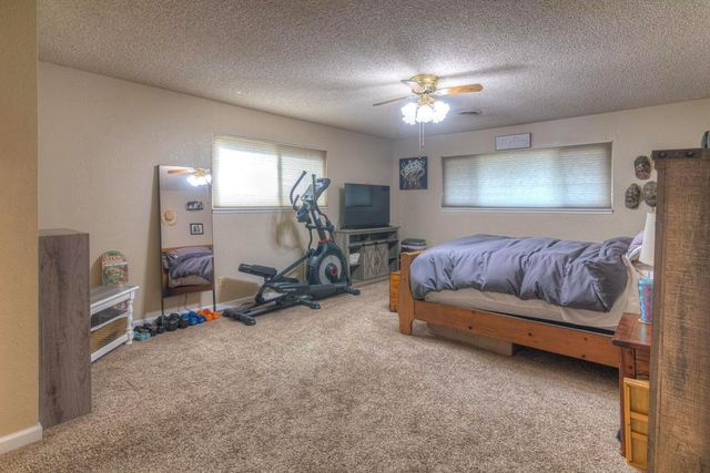 6323 Virginia Dr, Auburn, CA 95602