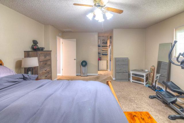 6323 Virginia Dr, Auburn, CA 95602