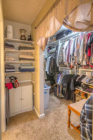 6323 Virginia Dr, Auburn, CA 95602