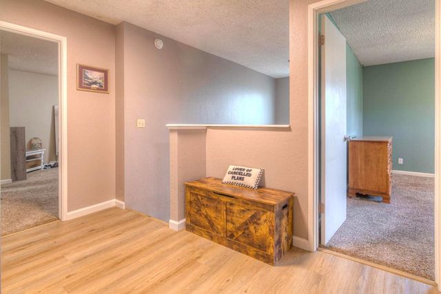 6323 Virginia Dr, Auburn, CA 95602