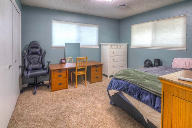 6323 Virginia Dr, Auburn, CA 95602