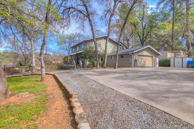 6323 Virginia Dr, Auburn, CA 95602