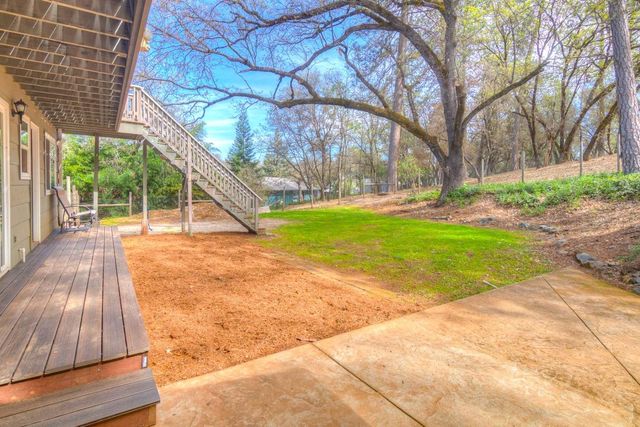 6323 Virginia Dr, Auburn, CA 95602