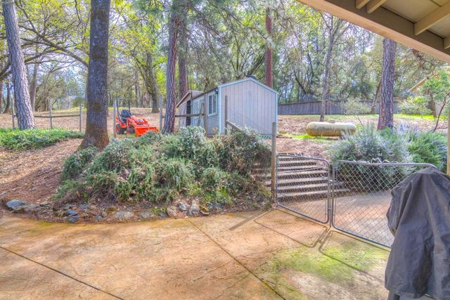 6323 Virginia Dr, Auburn, CA 95602