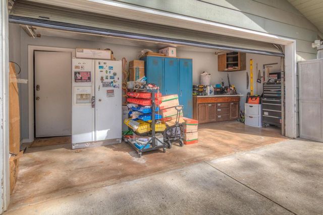 6323 Virginia Dr, Auburn, CA 95602