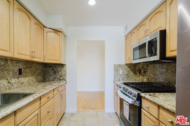 14980 Victory Boulevard 201, Van Nuys (los Angeles), CA 91411