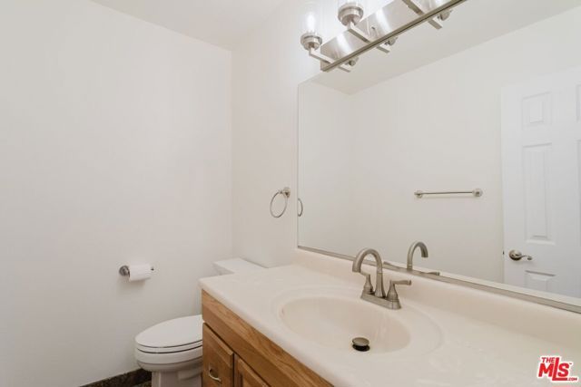 14980 Victory Boulevard 201, Van Nuys (los Angeles), CA 91411