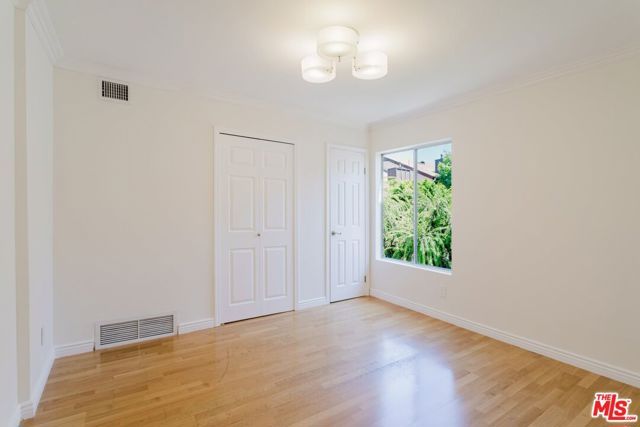 14980 Victory Boulevard 201, Van Nuys (los Angeles), CA 91411
