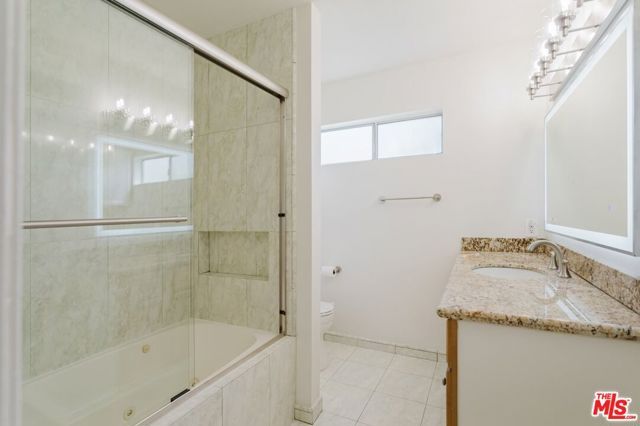 14980 Victory Boulevard 201, Van Nuys (los Angeles), CA 91411