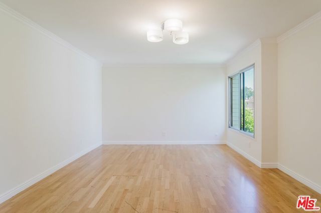 14980 Victory Boulevard 201, Van Nuys (los Angeles), CA 91411