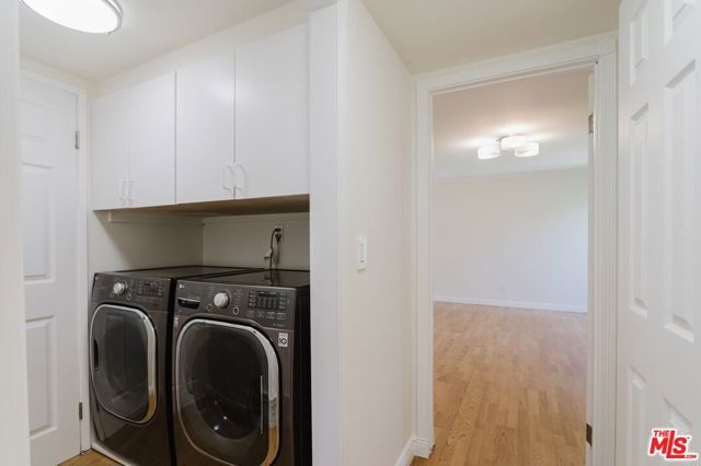 14980 Victory Boulevard 201, Van Nuys (los Angeles), CA 91411