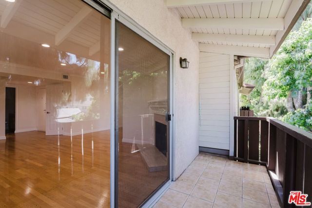 14980 Victory Boulevard 201, Van Nuys (los Angeles), CA 91411