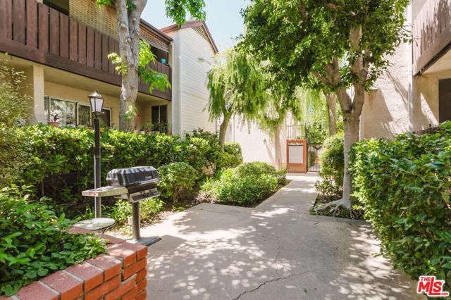 14980 Victory Boulevard 201, Van Nuys (los Angeles), CA 91411