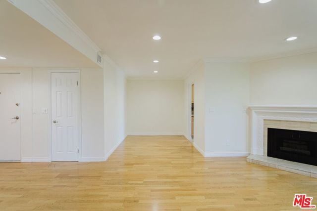 14980 Victory Boulevard 201, Van Nuys (los Angeles), CA 91411