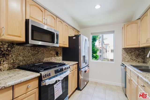 14980 Victory Boulevard 201, Van Nuys (los Angeles), CA 91411