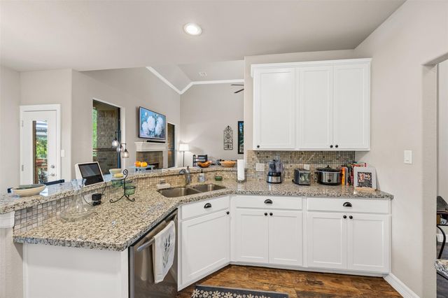 706 Overbrook Drive, Huntsville, TX 77340