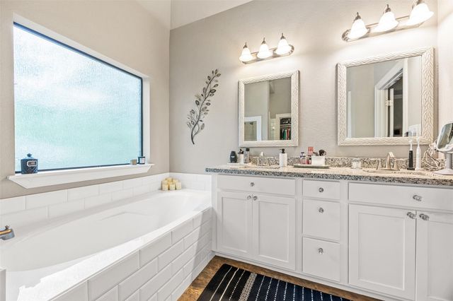 706 Overbrook Drive, Huntsville, TX 77340