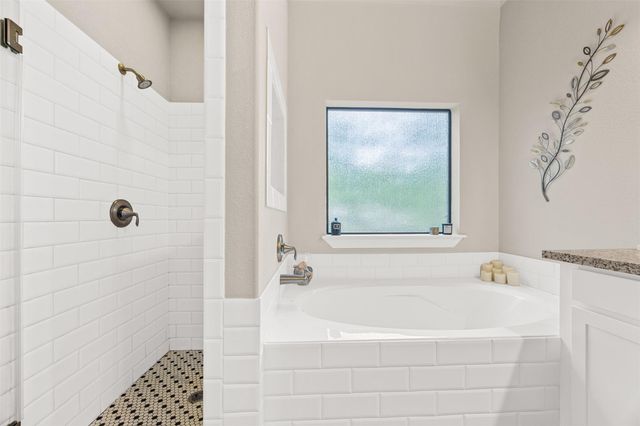 706 Overbrook Drive, Huntsville, TX 77340