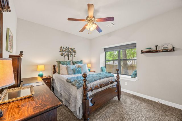 706 Overbrook Drive, Huntsville, TX 77340