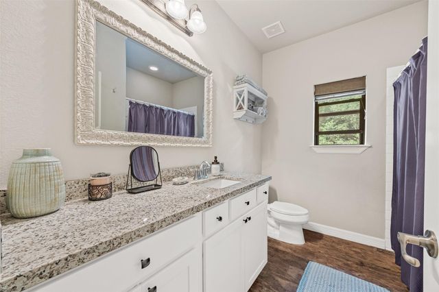 706 Overbrook Drive, Huntsville, TX 77340