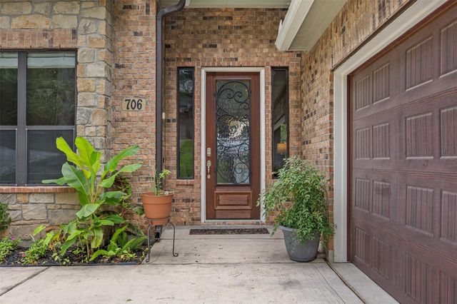 706 Overbrook Drive, Huntsville, TX 77340