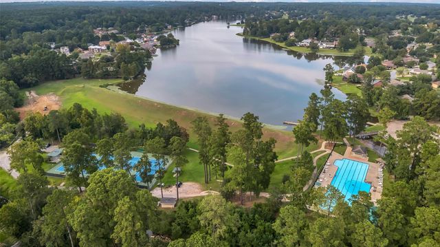 706 Overbrook Drive, Huntsville, TX 77340