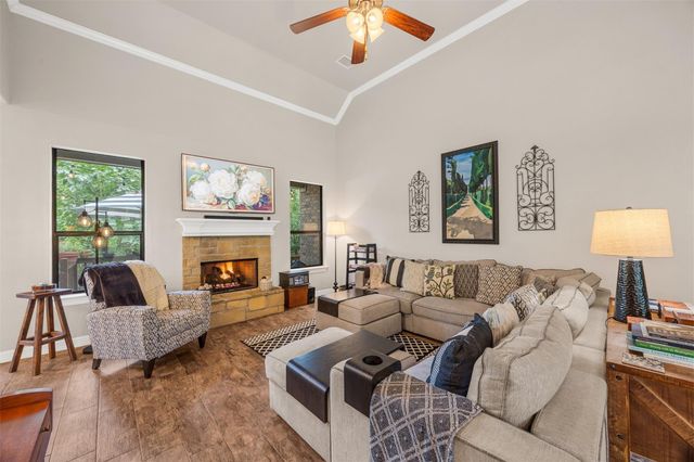 706 Overbrook Drive, Huntsville, TX 77340