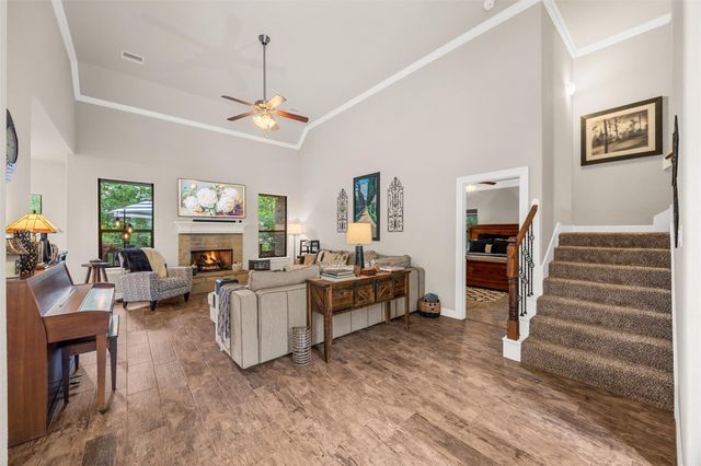 706 Overbrook Drive, Huntsville, TX 77340