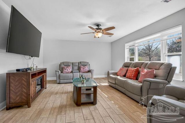 8940 Indian Ford Rd, Milton, FL 32570