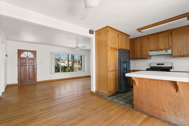 3979 Aragon Dr, San Diego, CA 92115