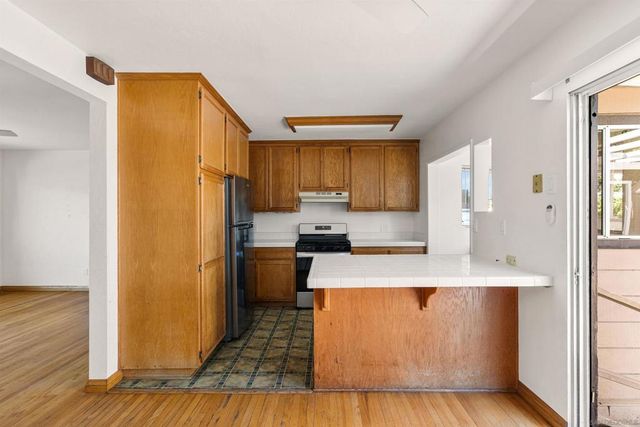 3979 Aragon Dr, San Diego, CA 92115