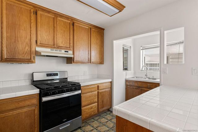 3979 Aragon Dr, San Diego, CA 92115