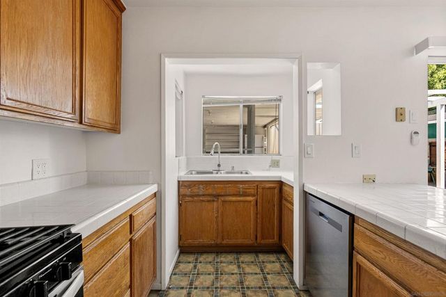 3979 Aragon Dr, San Diego, CA 92115