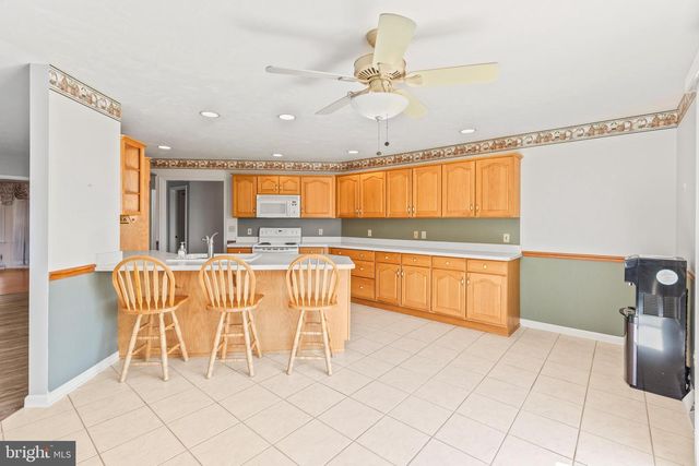 151 OVERVIEW CIR E, Red Lion, PA 17356