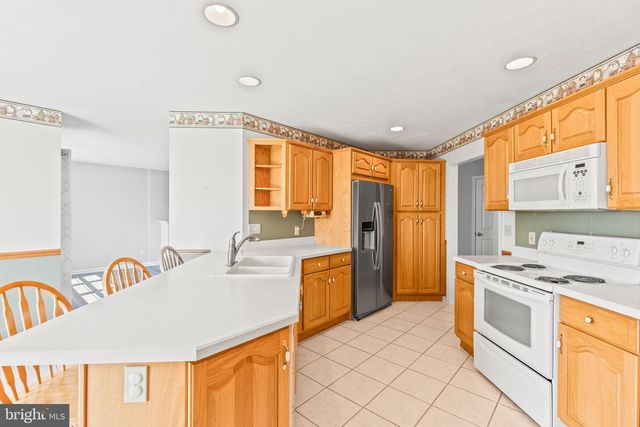 151 OVERVIEW CIR E, Red Lion, PA 17356